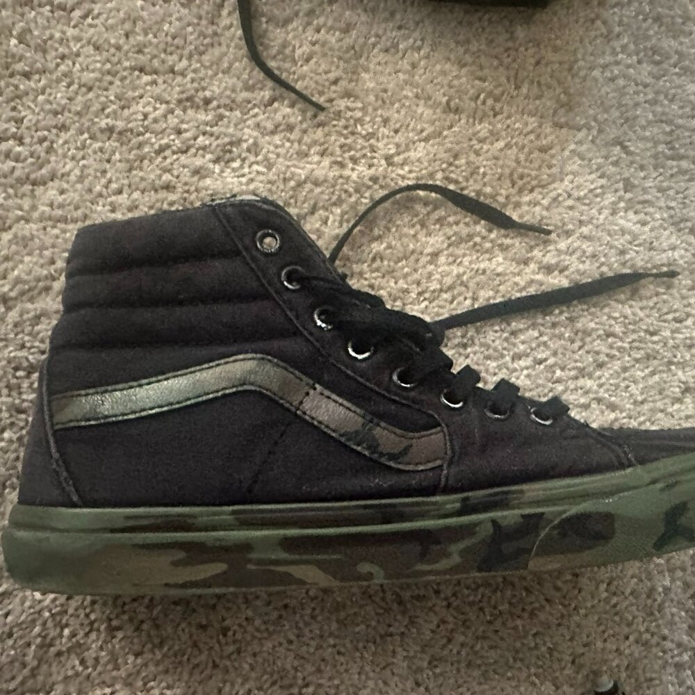 Black Van's w/ Army Camo Trim